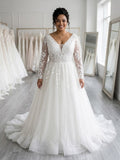 Abito da sposa modello Lorely curvy - vista frontale bustino steccato e maniche lunghe