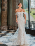 Abito da sposa modello Diane a sirena con pizzo floreale 3D rosato e strascico lungo - vista frontale